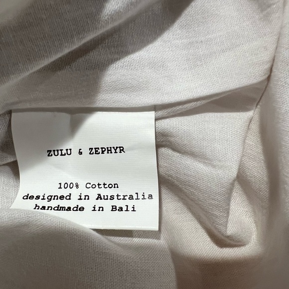 NWT Anthropologie Zulu & Zephyr Mustard and White Floral Romper Pockets - Picture 9 of 10